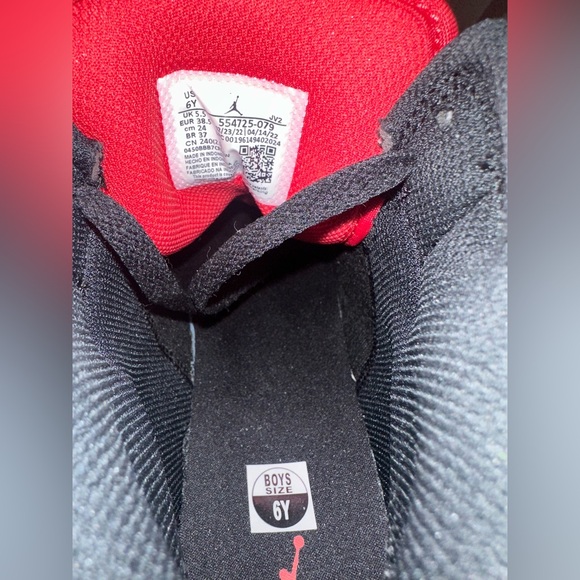 Jordan Air Jordan 1 Mid EUC - Picture 5 of 8